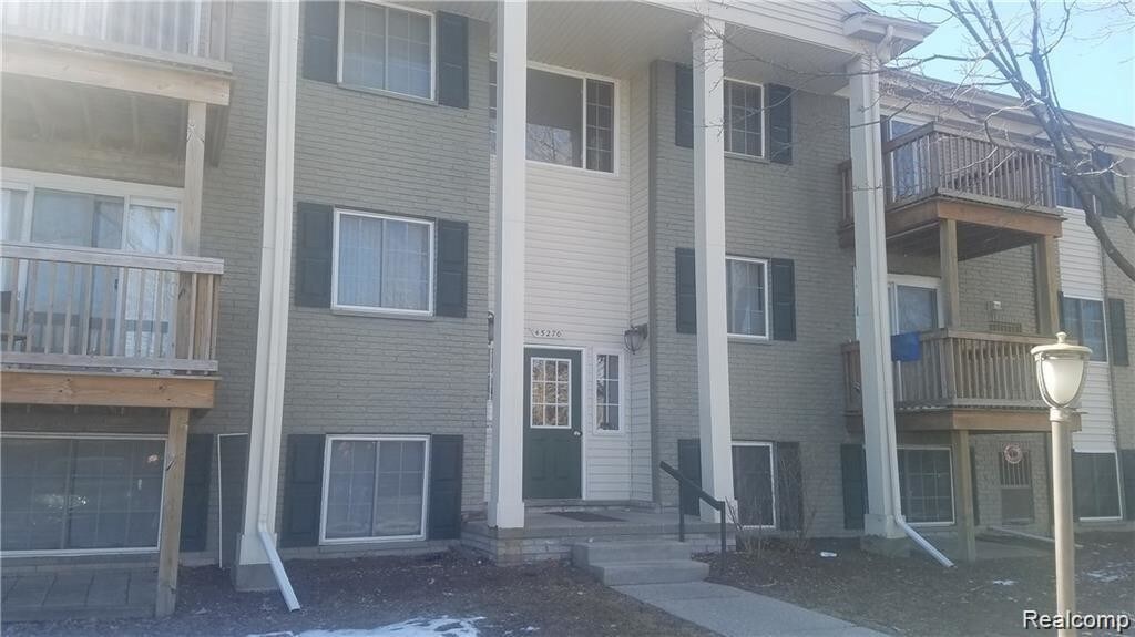 45270 Keding St, Utica, MI 48317 Condo for Rent in Utica, MI