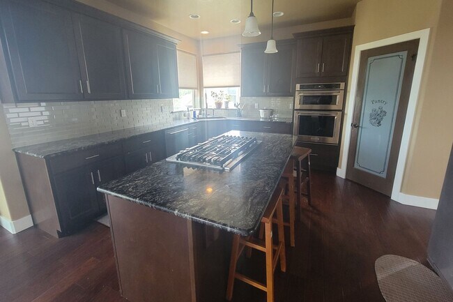 Foto del edificio - Richland Home with Stunning Views, Comfort...