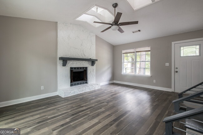 Building Photo - 6286 Creekford Dr