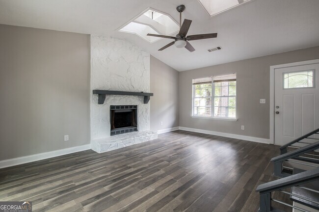 Foto del edificio - 6286 Creekford Dr