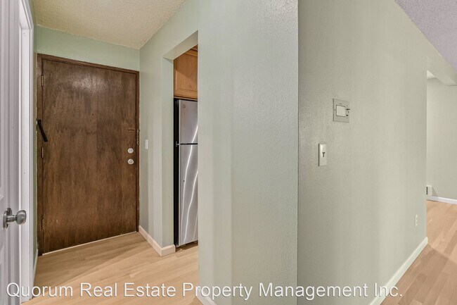 Foto del edificio - 2 br, 2 bath House - 6110 24th Avenue NW #104