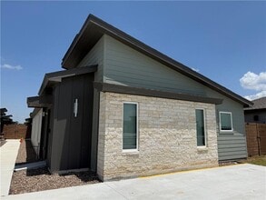 Building Photo - 4001 Jaxson Ln