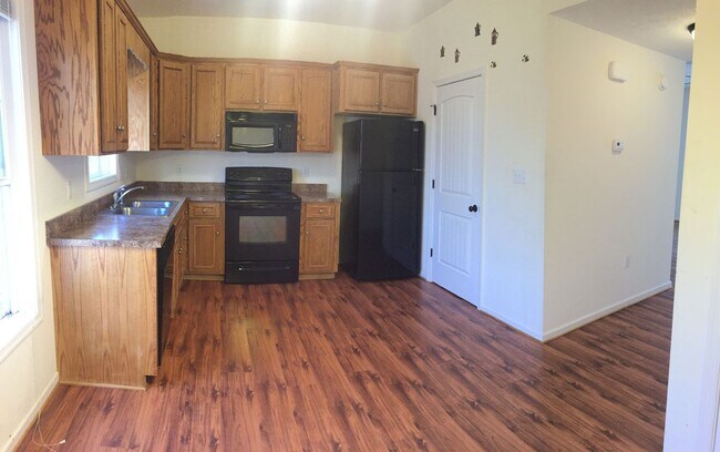 Foto del edificio - Beautiful townhouse in Evington! Close to ...