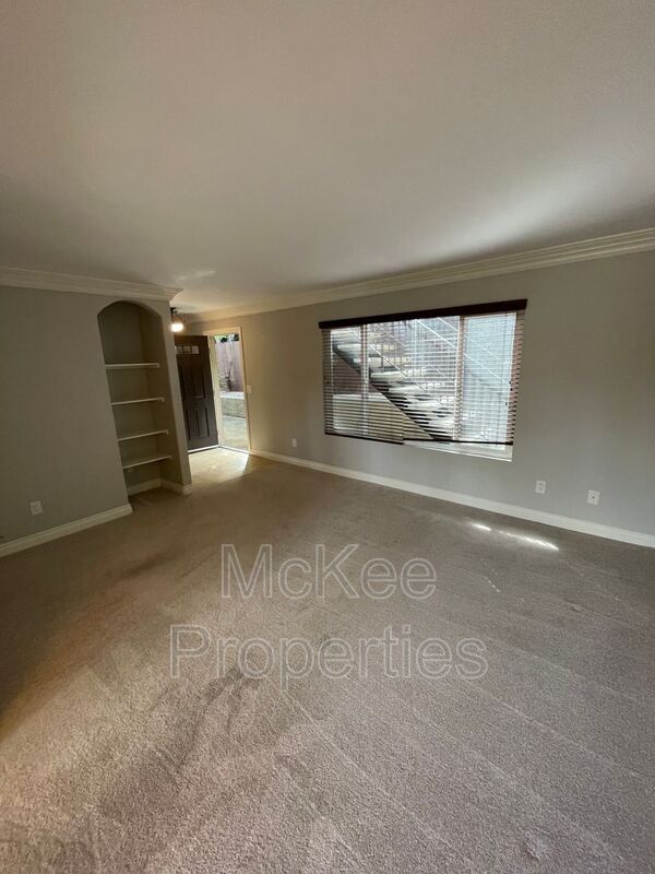 Foto del edificio - 4328 College Ave
