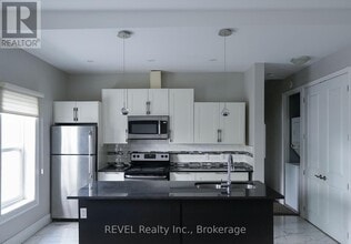Building Photo - 18 Clairmont St