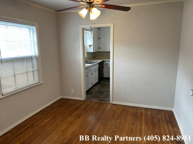 Building Photo - 1317 S Fulton Ave