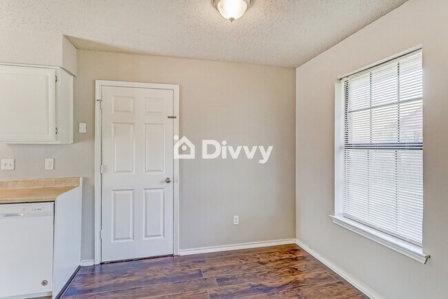 Foto del edificio - 1104 Phillips Cir, Kaufman, TX 75142