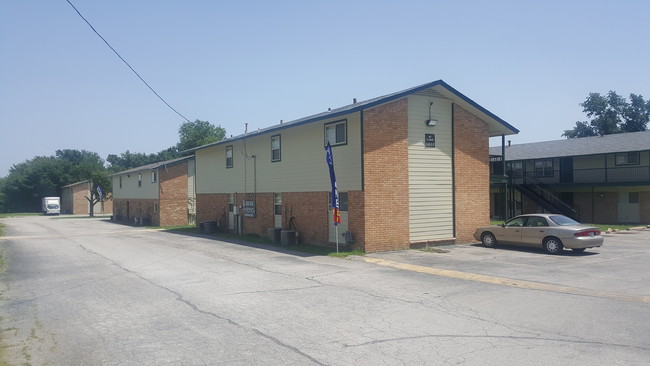 Foto del edificio - Cedar Crest Apartments