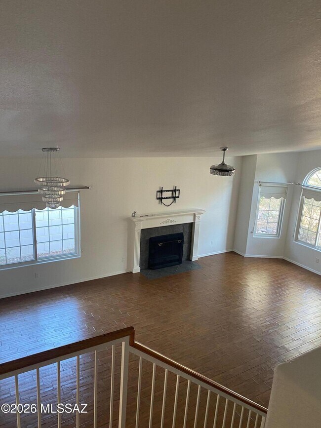 Building Photo - 5028 W Hurston Dr