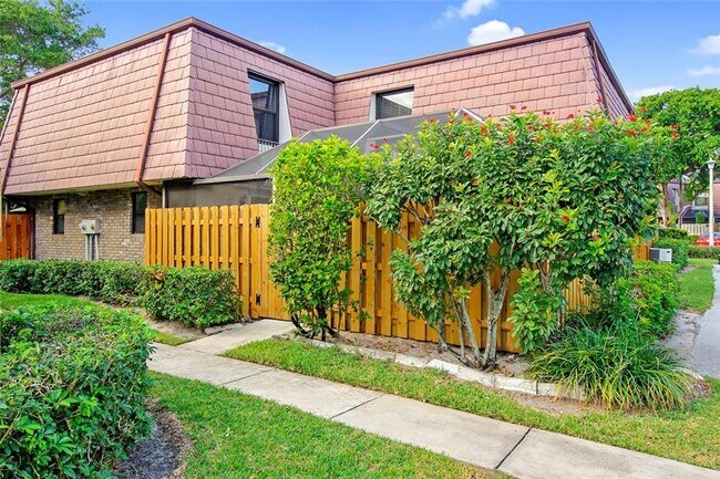 Foto del edificio - 7801 Courtyard Run W