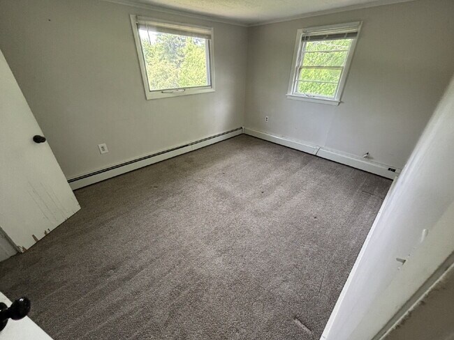 Foto del edificio - Bright & Spacious Apartment with Heat Included – Convenient Sanford Location!