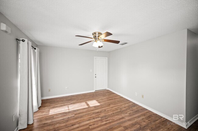 Foto del edificio - 4004 Kendallbrook Loop