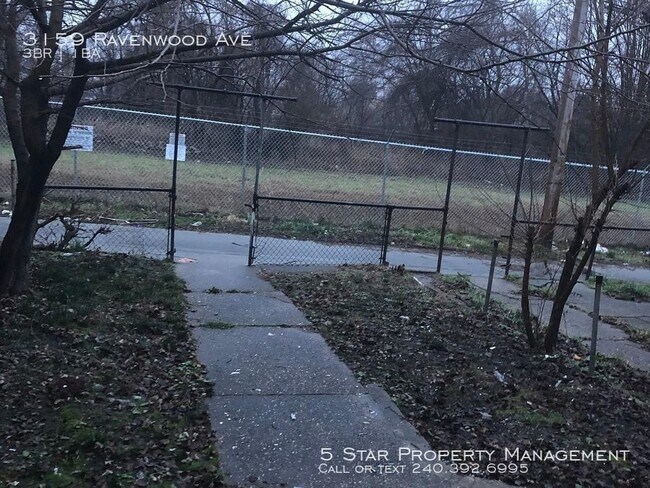 Building Photo - 3159 Ravenwood Ave - 3 beds, 1 full bath