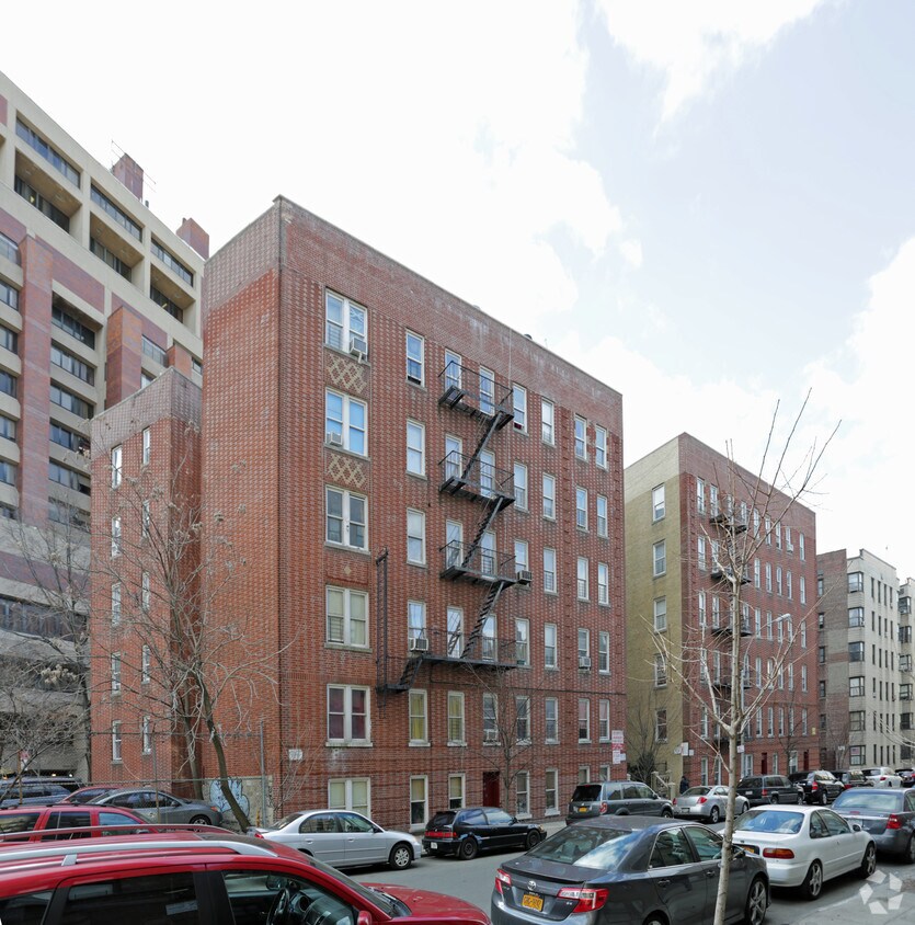 Foto principal - 3424-3426 Dekalb Ave