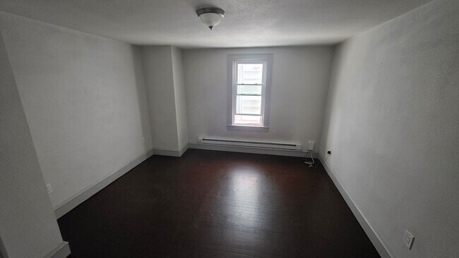 Foto del edificio - 233 E Ridge St