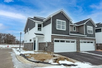 Building Photo - 19948 Hunter's Ridge