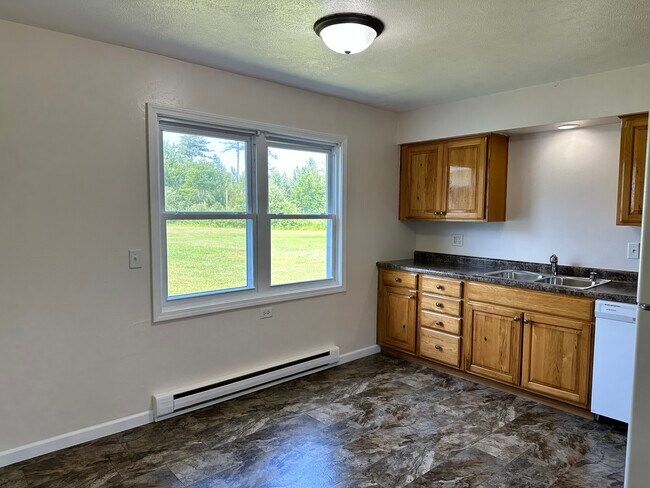 Kitchen - 179 Yalmer Rd