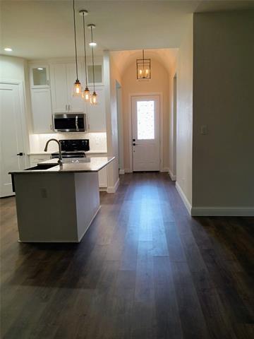 Building Photo - 2806 Hackberry Dr