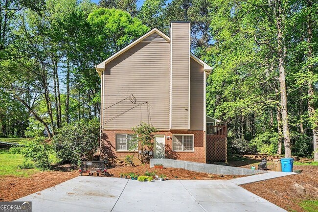 Building Photo - 1527 Ridgewood Dr SW