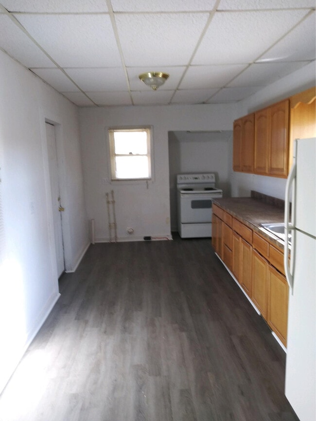 Building Photo - 363 Pattison St