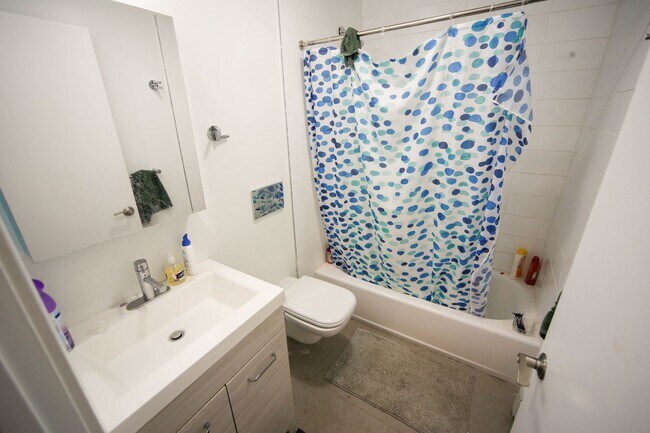 Foto del edificio - 107 Howe St