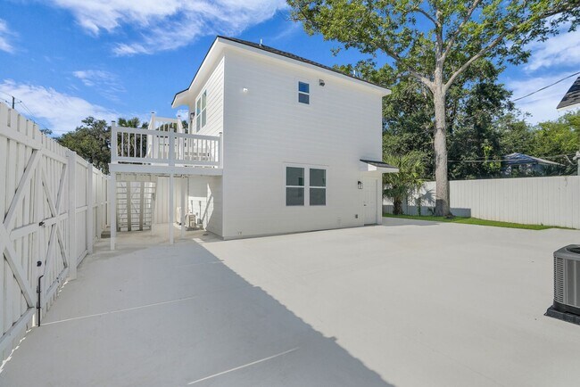 Building Photo - East Duffy Street