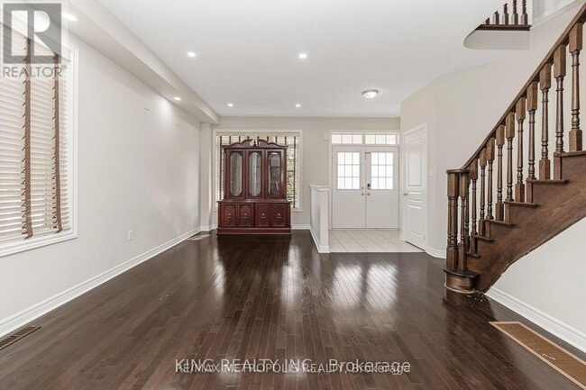 Building Photo - 8 Overglen Ct