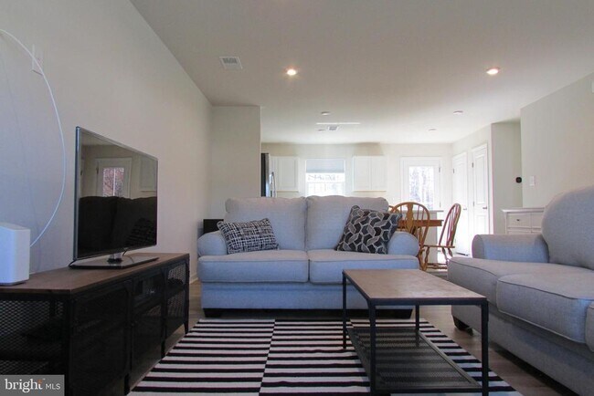 Foto del edificio - 30155 Creekview Cir