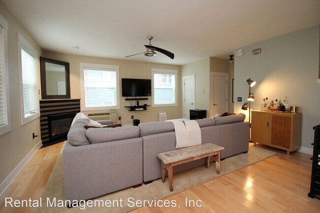 Foto del edificio - 3 br, 2.5 bath House - 223 NE Ivy Street #C