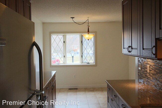 Building Photo - 2 br, 3.5 bath House - 121 The Meadows