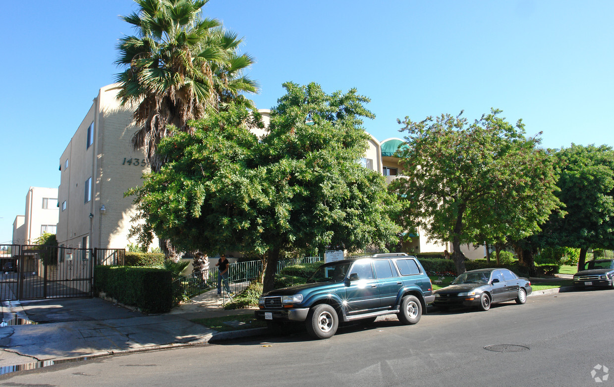 Primary Photo - Park Riviera