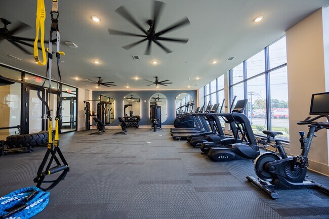 Building Photo - Madison Ashley Park