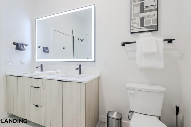 Foto del edificio - 2623 Keene St