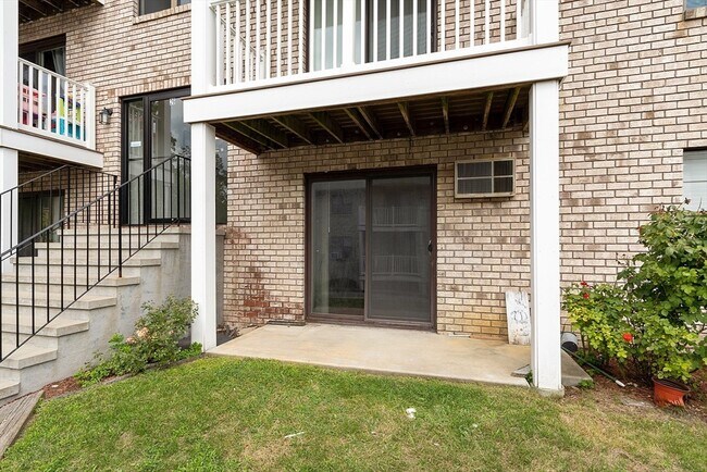 Building Photo - 26 Kenmar Dr