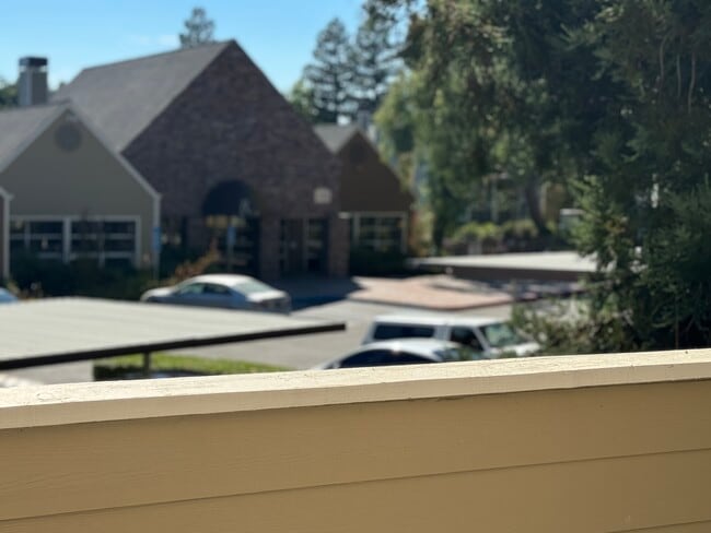 Building Photo - 210 Reflections Dr
