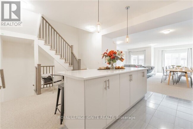 Building Photo - 9 Ridgeside Ln