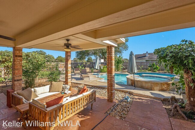 Foto del edificio - 3 br, 2 bath House - 2216 Beauregard