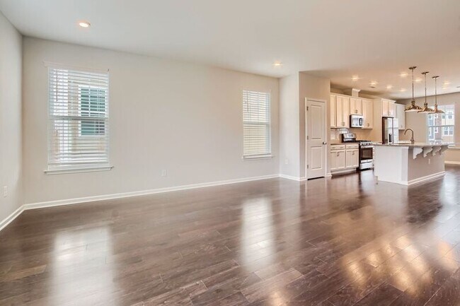 Building Photo - 1100 Freeport Dr