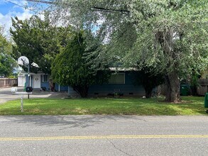 Building Photo - 3216 Godman Ave