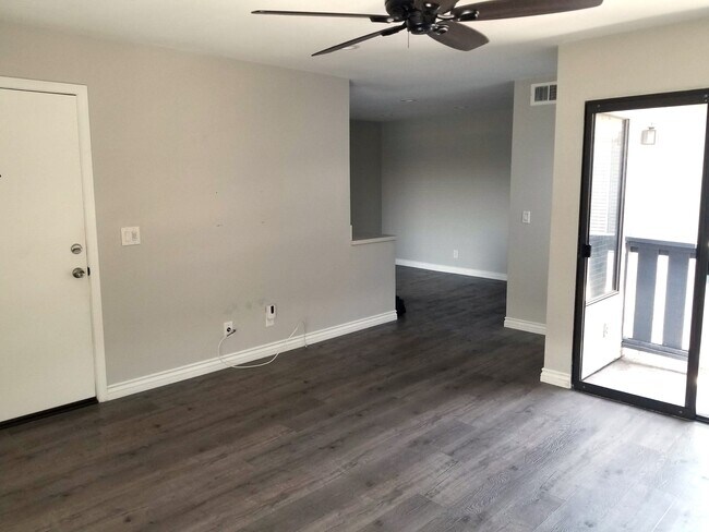 Foto del edificio - 3028 W Cheryllyn Ln