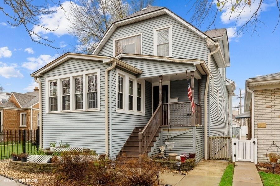 Primary Photo - 3836 N Oak Park Ave