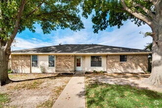 Building Photo - 500 Woodhollow Dr