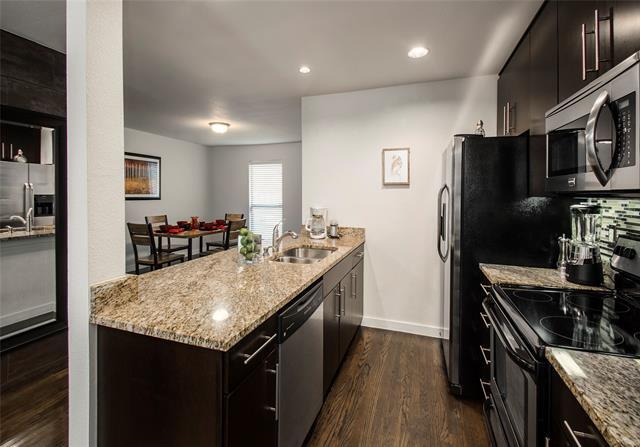 Foto del edificio - 5816 Birchbrook Dr