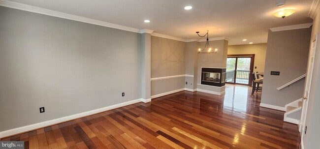 Building Photo - 44098 Saxony Terrace