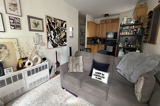 Building Photo - 160 E 91st St