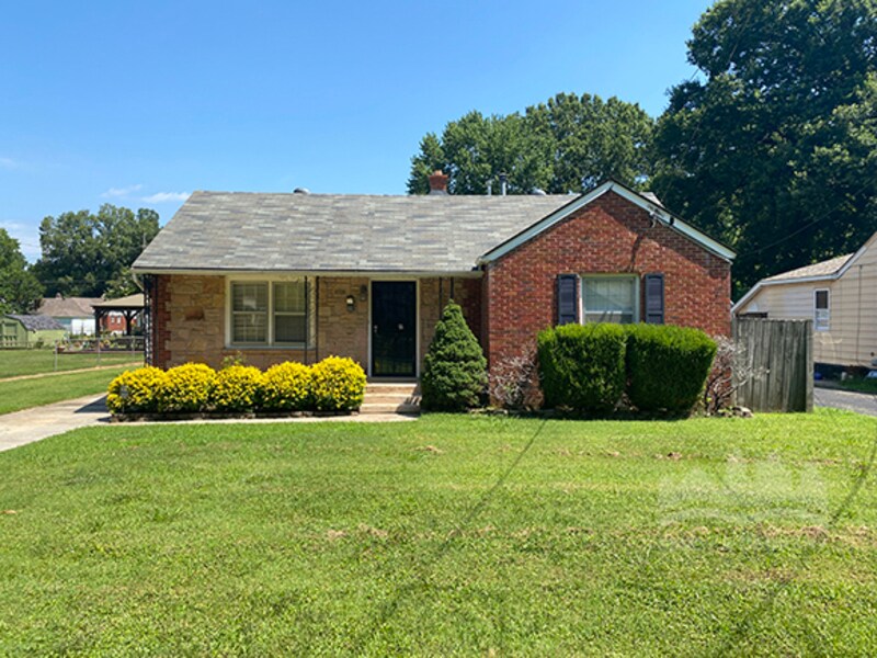 Primary Photo - 4714 Bowen Ave