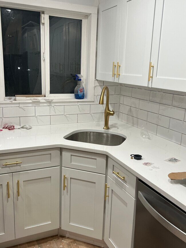 Foto del edificio - 23 Wentworth Dr