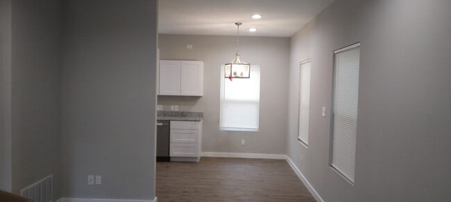 Building Photo - 1517 Mardell St