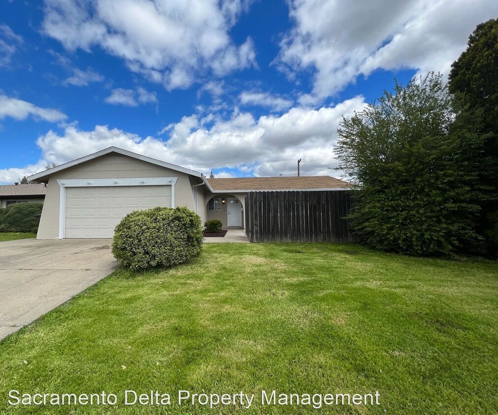 Primary Photo - 3 br, 1.5 bath House - Citrus Heights Home...