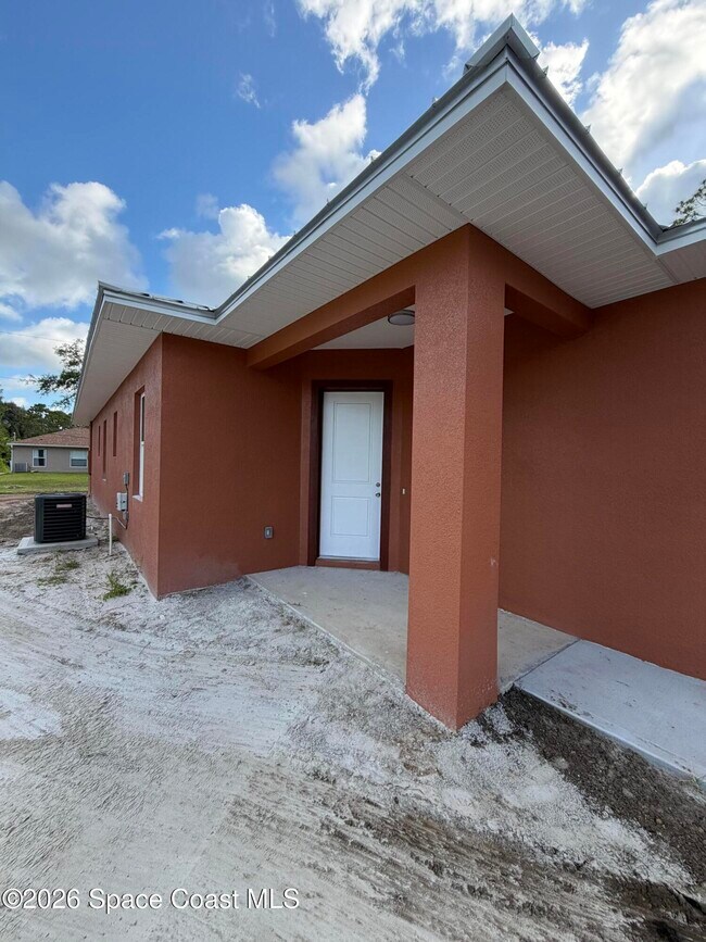 Building Photo - 1677 Xavier Ave SE